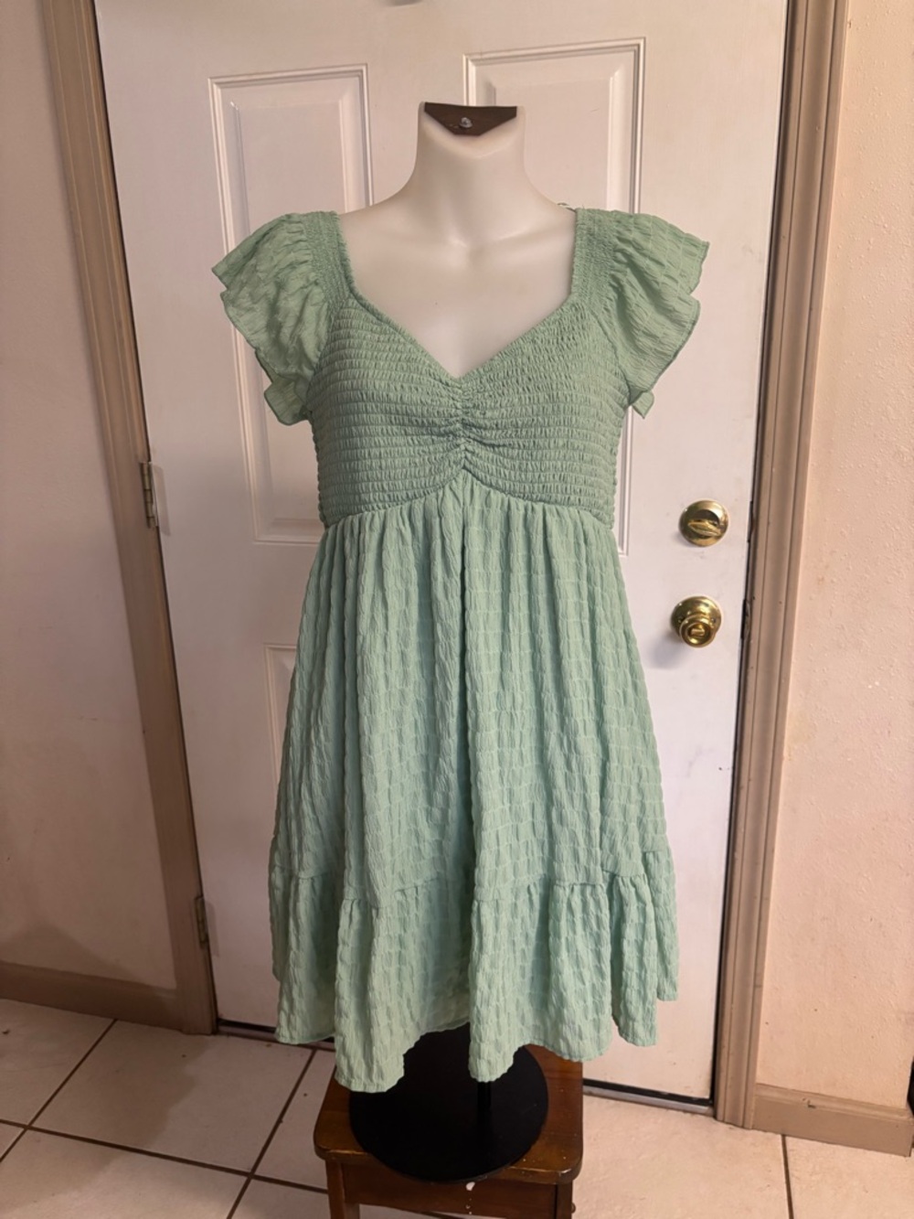 Large Thirty Thirty Sage Green Boho Peasant short sleeve mini Dress.  In EUC!